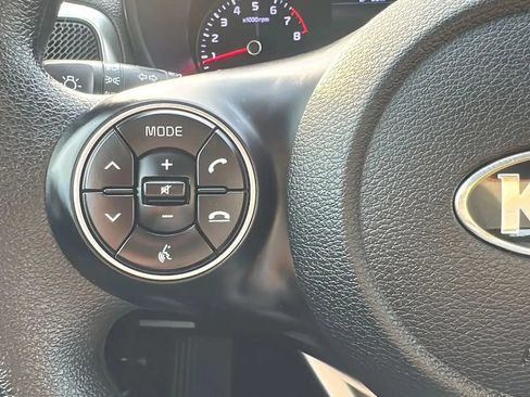 Used 2020 Kia Soul LX FWD image 20