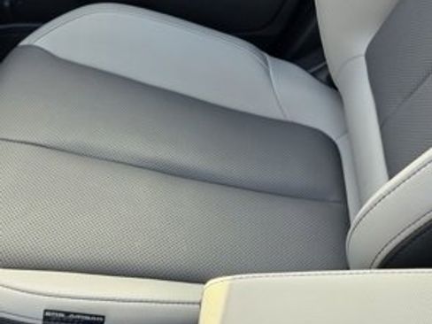 Used 2025 Subaru Forester Limited image 24