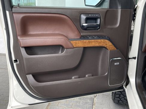Used 2014 Chevrolet Silverado 1500 High Country w/ High Country Premium Package AWD/4WD image 10