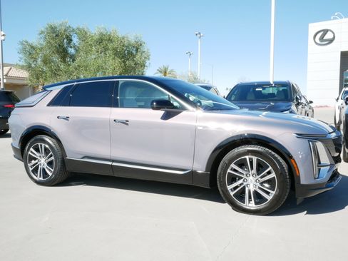 Used 2025 Cadillac Lyriq Luxury image 13