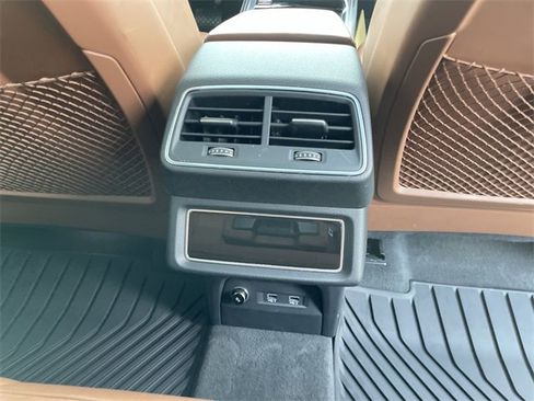 Used 2019 Audi e-tron Prestige image 16