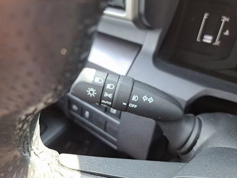 Used 2025 Toyota 4Runner SR5 AWD/4WD image 25