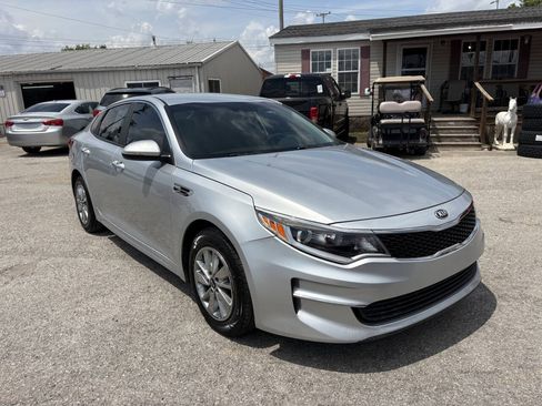 Used 2017 Kia Optima LX FWD image 5