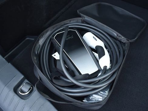 Used 2022 Ford Mustang Mach-E Premium image 9