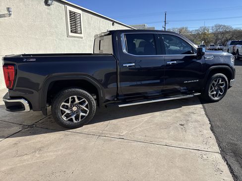 Used 2022 GMC Sierra 1500 SLT w/ SLT Premium Plus Package image 8