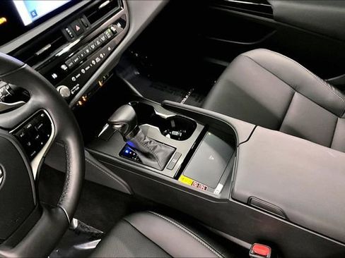 Used 2024 Lexus ES 350 w/ Premium Package image 16