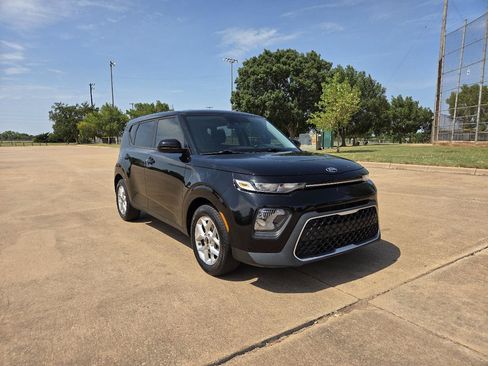 Used 2020 Kia Soul S FWD image 24