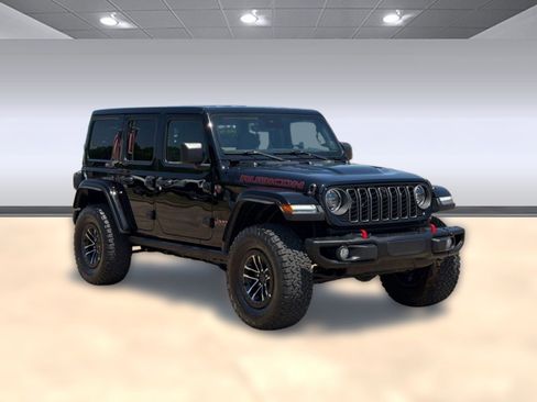 Used 2025 Jeep Wrangler Unlimited Rubicon AWD/4WD image 7