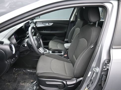 Certified 2023 Kia Forte LXS w/ LXS Technology Package FWD image 18