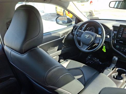 Used 2021 Toyota Camry SE image 14