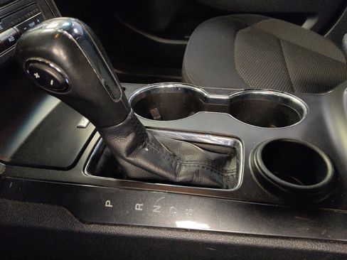 Used 2019 Ford Explorer XLT image 26