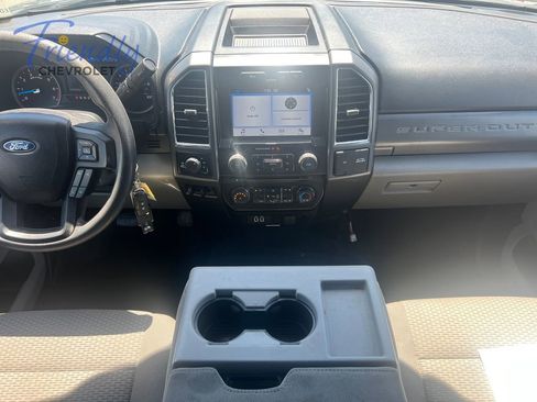 Used 2017 Ford F250 XLT w/ XLT Premium Package AWD/4WD image 28