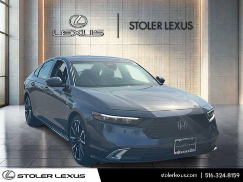 Used 2025 Honda Accord Touring image 1