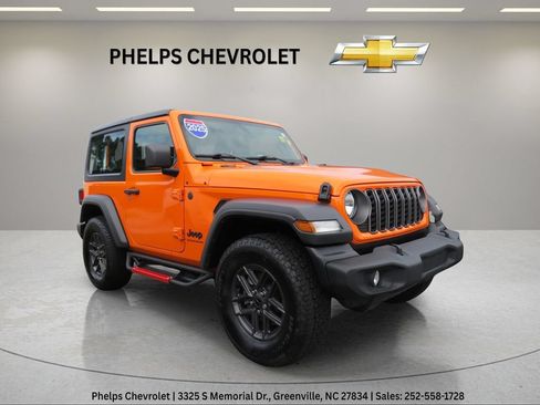 Used 2025 Jeep Wrangler Sport AWD/4WD image 9