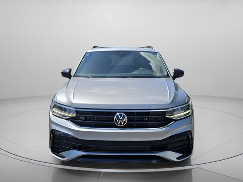 Certified 2023 Volkswagen Tiguan SE R-Line FWD image 8