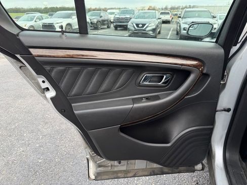 Used 2016 Ford Taurus Limited image 15