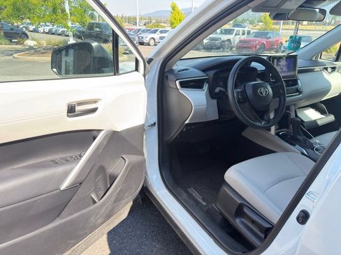 Used 2024 Toyota Corolla Cross L AWD/4WD image 11