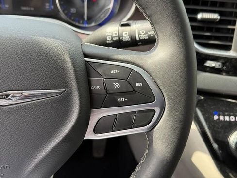 Used 2023 Chrysler Voyager LX FWD image 19