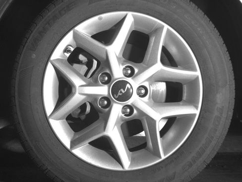 Used 2025 Kia Soul LX w/ LX Technology Package image 12