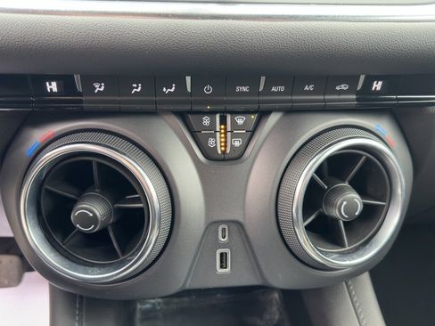 Used 2022 Chevrolet Blazer LT image 17