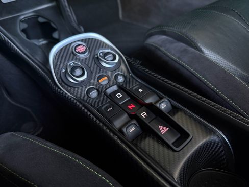 Used 2018 McLaren 570S Spider image 36