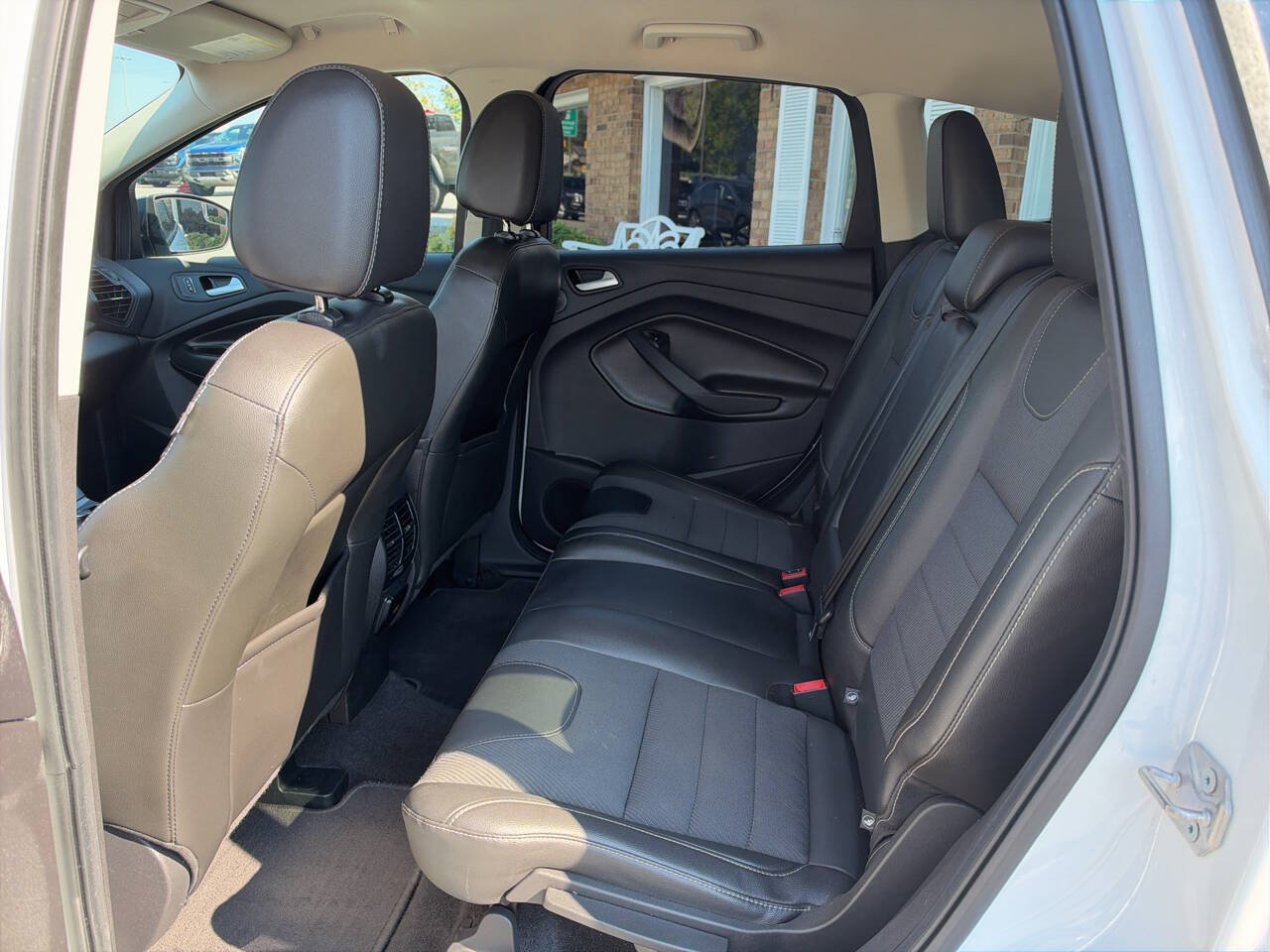 Used 2015 Ford Escape SE w/ SE Chrome Package AWD/4WD image 17