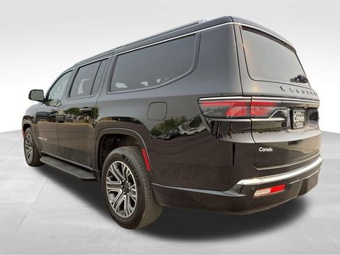 Used 2024 Jeep Wagoneer L Series II w/ Flexible Seating Group AWD/4WD image 13