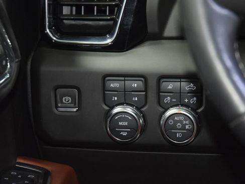 Used 2024 GMC Sierra 1500 Denali Ultimate image 38