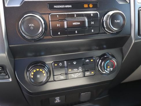 Used 2022 Ford F250 XLT w/ FX4 Off-Road Package image 25