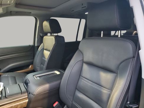 Used 2020 GMC Yukon XL Denali w/ Denali Premium Package image 33