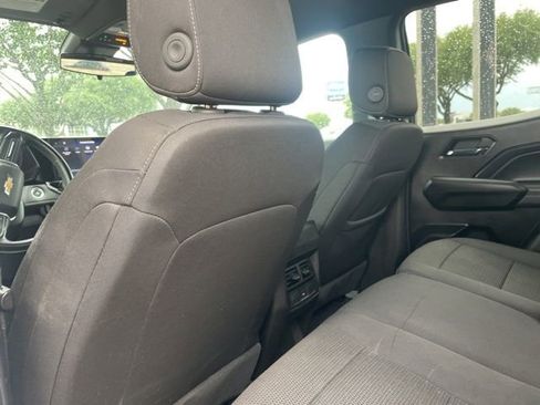 Used 2024 Chevrolet Colorado LT RWD image 9
