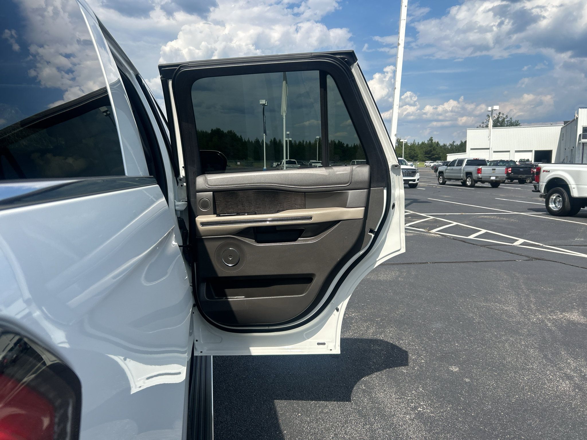 Used 2021 Ford Expedition Limited RWD image 23