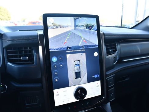 Used 2023 Ford F150 Lightning Lariat image 25