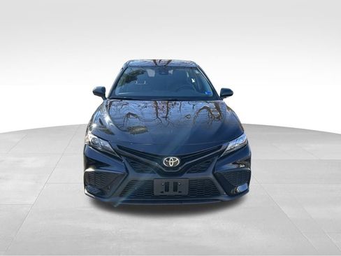 Used 2024 Toyota Camry SE image 8