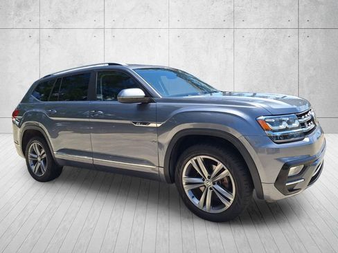 Used 2019 Volkswagen Atlas SE w/ Towing Package FWD image 3
