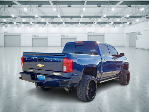 Used 2018 Chevrolet Silverado 1500 High Country image 3