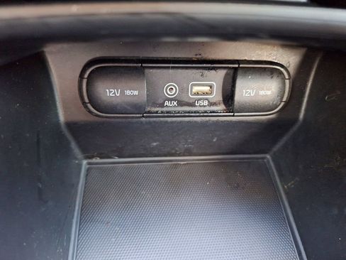 Used 2016 Kia Sorento LX w/ LX Convenience Package image 16