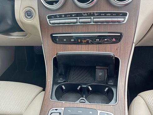 Used 2020 Mercedes-Benz GLC 300 4MATIC image 27