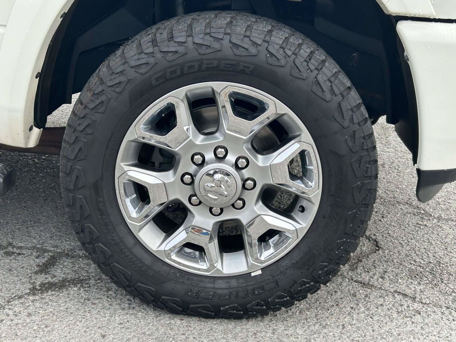 Used 2016 RAM 2500 Limited AWD/4WD image 9