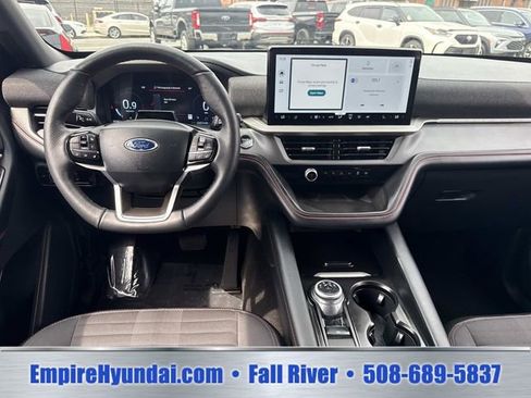 Used 2025 Ford Explorer ST-Line AWD/4WD image 15