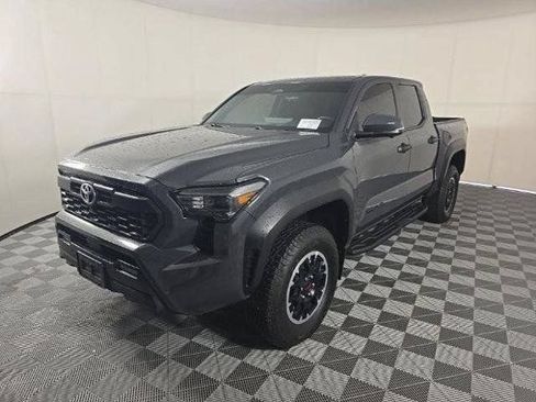 Used 2024 Toyota Tacoma TRD Off-Road w/ TRD Off Road Premium Package AWD/4WD image 22