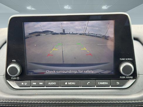 Used 2023 Nissan Rogue SV image 24