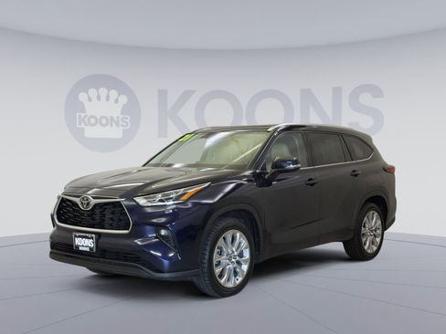 Used 2021 Toyota Highlander Limited FWD image 1