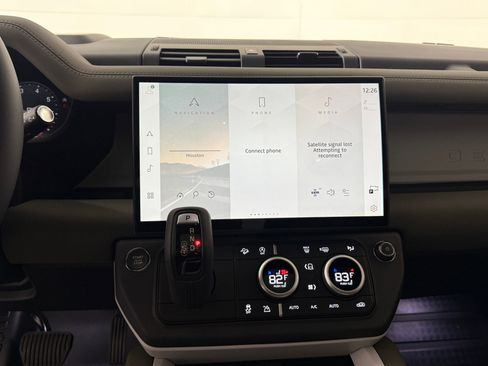 New 2026 Land Rover Defender 110 X-Dynamic SE AWD/4WD image 23