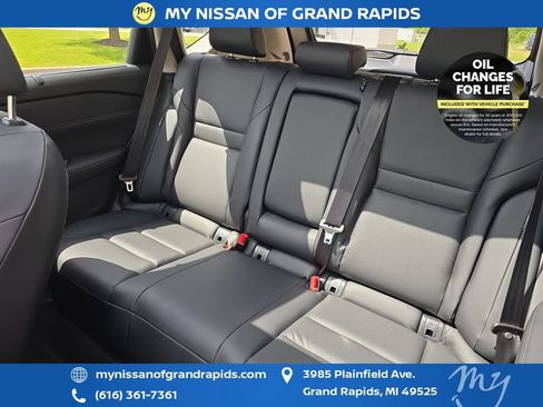 Used 2024 Nissan Rogue SV w/ SV Premium Package AWD/4WD image 29