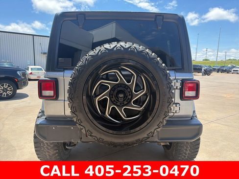 Used 2020 Jeep Wrangler Unlimited Sahara AWD/4WD image 4