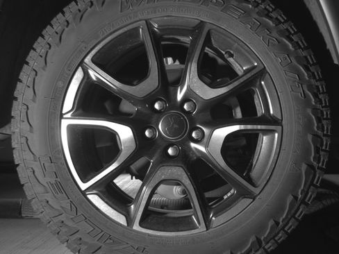 Used 2025 Jeep Compass Trailhawk image 15