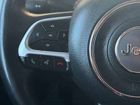 Used 2018 Jeep Renegade Latitude w/ Safety & Security Group FWD image 24