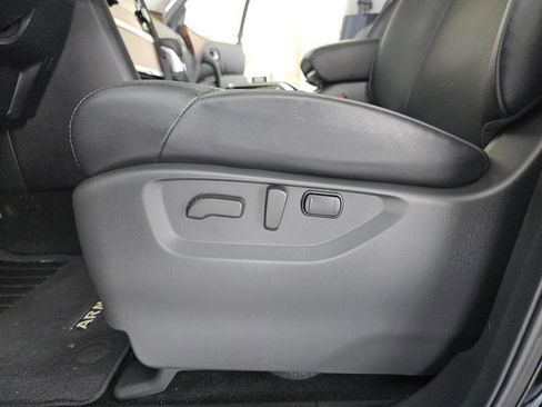 Used 2024 Nissan Armada SL image 19