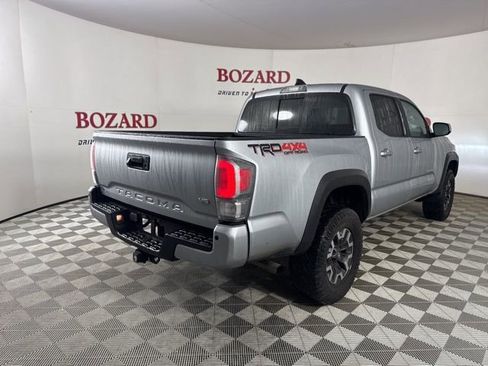 Used 2022 Toyota Tacoma TRD Off-Road image 8